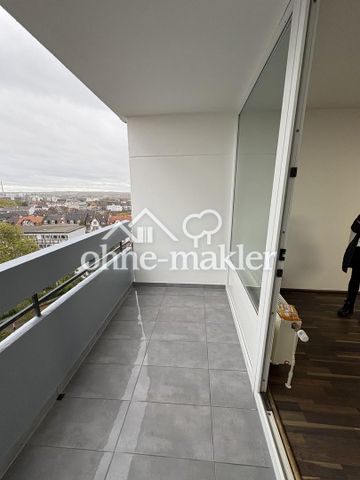 Mitten in der City: Frisch renovierte 2-ZKB mit Traumaussicht & EBK - Photo 4