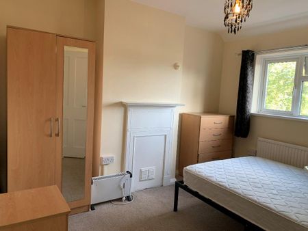 1 bedroom in a house share to rent - Photo 5