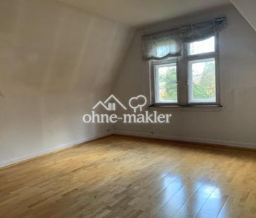 Tolle Dachgeschosswohnung in denkmalgeschützter Villa mit Garten in... - Photo 4