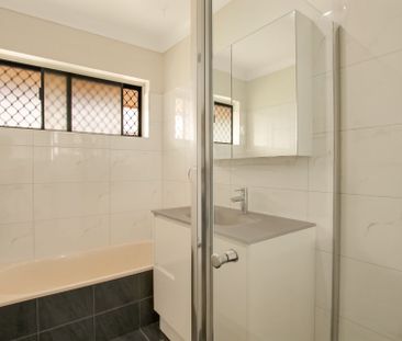 Fresh, Bright & Move-in Ready Three Bedroom Home! - Photo 5