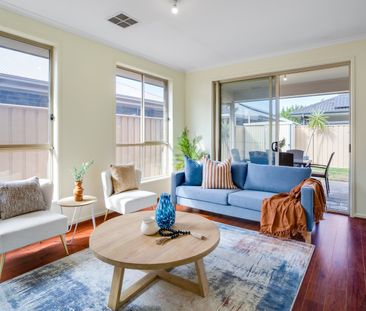 Open The Door to Spacious Family Living in the Heart of Munno Para - Photo 3