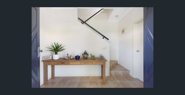 Luxury Living At "Burleigh By The Seashore" Boutique Gated Complex - Walk To Beach! - Photo 1