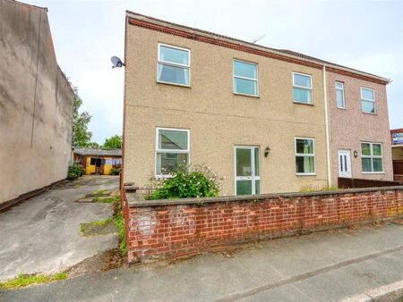 2 BEDROOM House - Semi-Detached - Photo 2