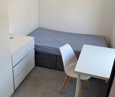 6 bedroom terraced house to rent - Photo 6