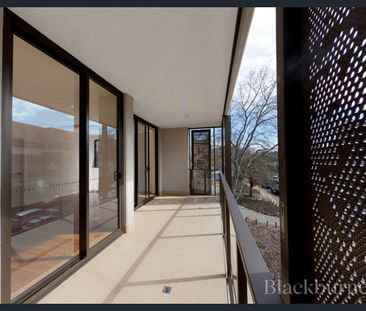 Two Bedroom Apartment in Prime Location - Photo 6