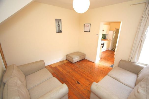 4 Double Bed STUDENT House – Kingston (Hampden Road, KT1) - Photo 1