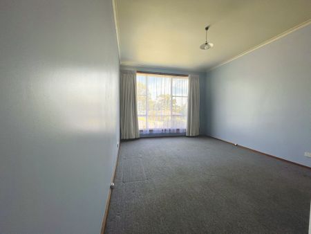 17 Furlonger Street Traralgon VIC - Photo 3