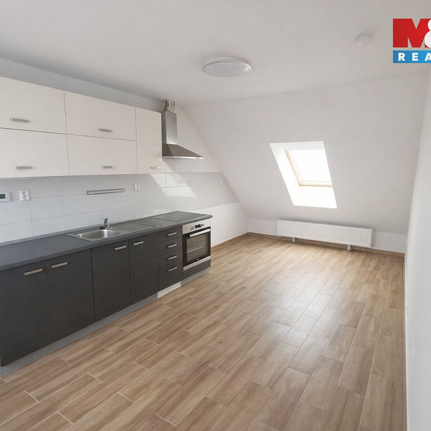Pronájem bytu 2+1 60 m² - Fotografie 1