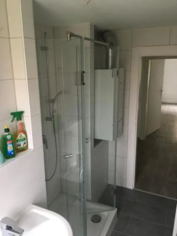 Renovierte 2-Zimmerwohnung mit großer Wohnküche - Tageslichtbad / Echtglasdusche - Photo 2