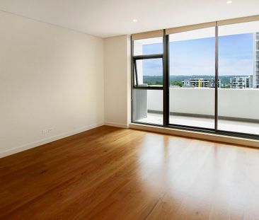 Sunny One Bedroom With Large Balcony! - Photo 1