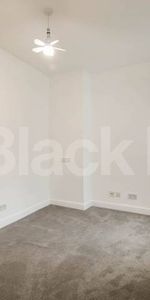 Modern Apartment - Photo 4