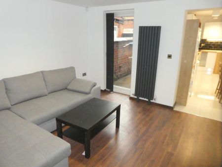 5 bedroom terraced house to rent - Photo 3