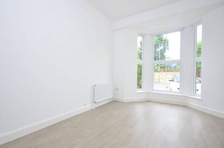 5 bedroom semi-detached house to rent - Photo 3