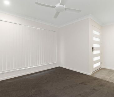 Family Home in White Rock - Walk to Nature! - Photo 2