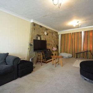 Horton Road, Staines-upon-thames, TW19 - Photo 3