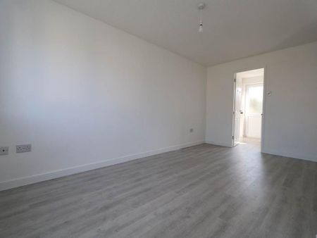 2 bedroom semi-detached house to rent - Photo 3