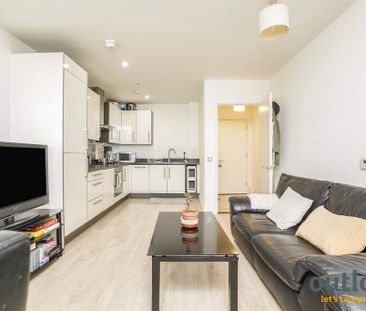 2 bedroom flat to rent - Photo 2