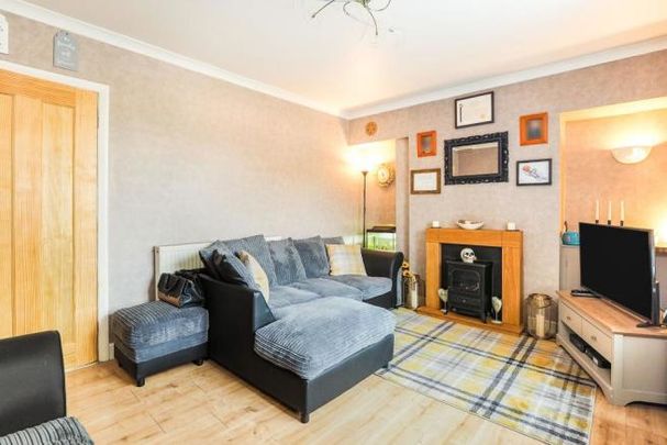 3 bedroom terraced house to rent - Photo 1