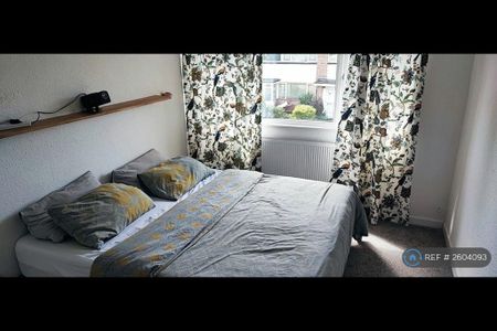 3 bedroom terraced house to rent - Photo 3