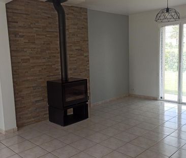 Maison de plain pied proche toutes commodités comprenant : Séjour c... - Photo 1