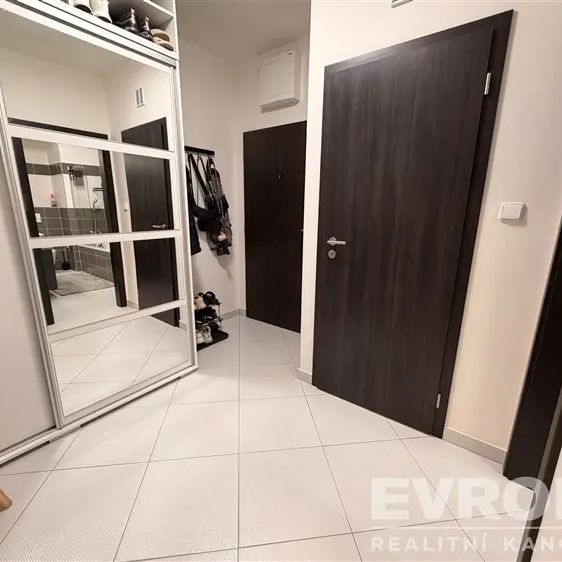 Pronájem moderního bytu 2+kk (58,4 m - Photo 1
