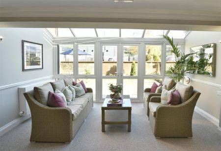 Dutton Lodge , Penrith - Photo 4