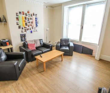 4 bedroom house to rent - Photo 1