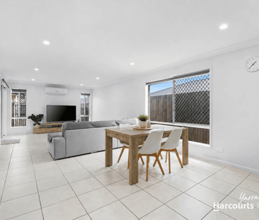 COSY & CLOSE TO EVERYTHING - YARRABILBA - Photo 2