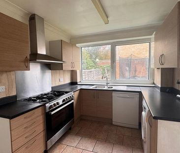 3 bedroom terraced house to rent - Photo 1