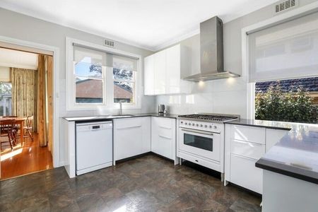 Cheltenham - Photo 4