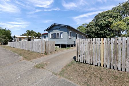 5 Banksia Avenue, Andergrove QLD 4740 - House For Rent - $572 - $628 | Domain - Photo 2