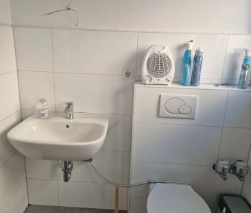 Großzügig geschnittene Wohnung in zentraler Lage - Foto 5