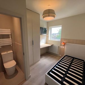 Room in a Shared House, Milton Road, LU1 - Photo 3