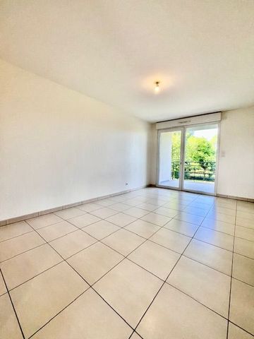 Location Appartement 2 pièces 49m² ST ANDRE LES VERGERS 10120 - Photo 2