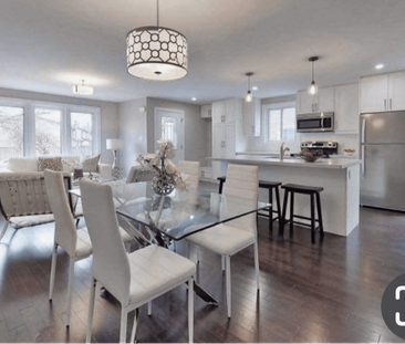 579 Salisbury Street town house — Oshawa, ON (2-Bedroom) - 2 Bedroom - Photo 1