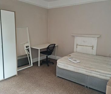 8 bedroom detached house to rent - Photo 6