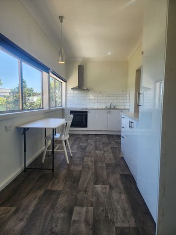 Charming Family Home in Lithgow - Photo 5