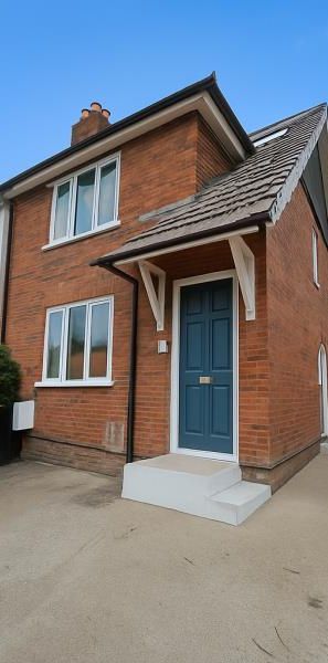 Raymond Crescent , Guildford, GU2 - Photo 1