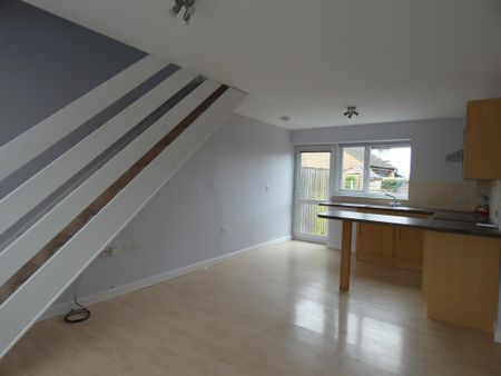 1 bedroom semi-detached house to rent - Photo 2