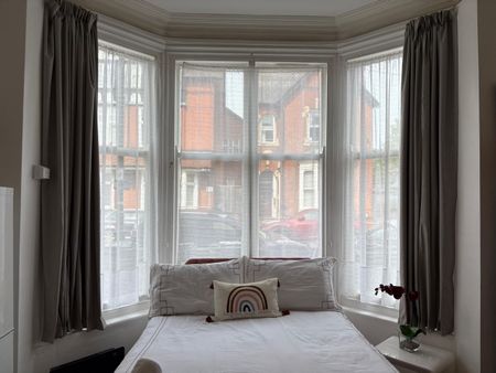 Room in a Shared House, Ashleigh Road, LE3 - Photo 3