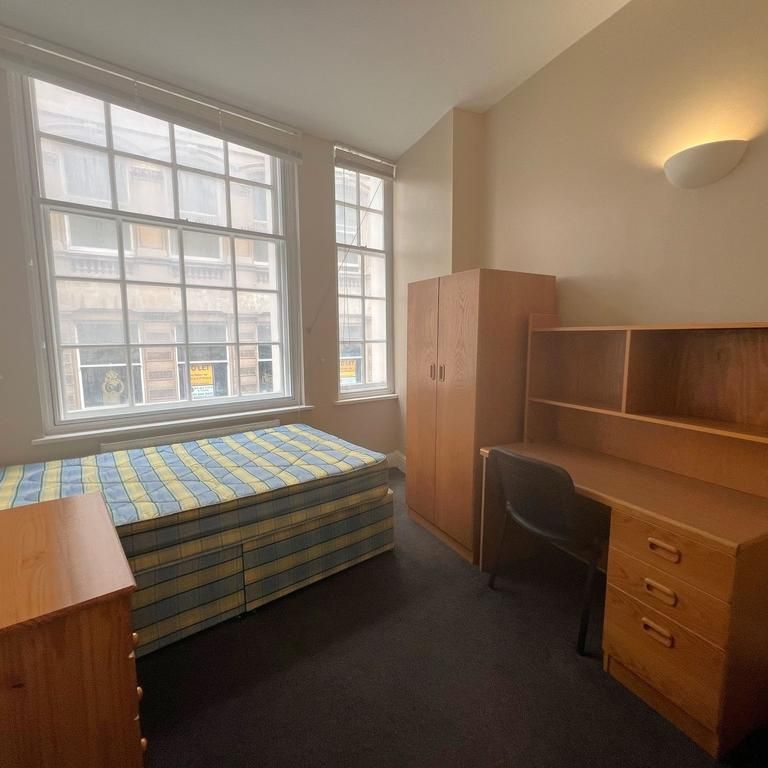 1 bedroom in a flat share to rent - Photo 1