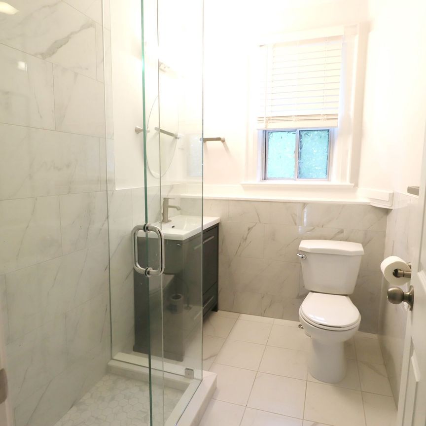 For Lease - 342 Eglinton Avenue, Toronto, Ontario - Photo 1