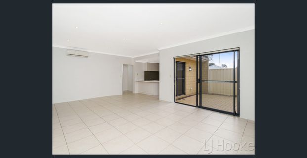 Large Family Home In Fantasic Location - Photo 1