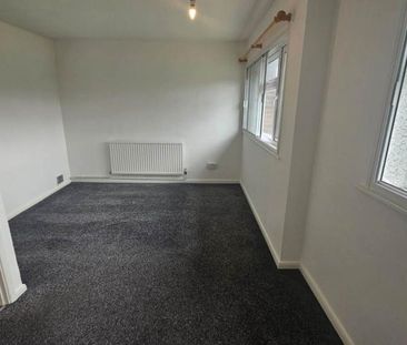2 bedroom maisonette to rent - Photo 2