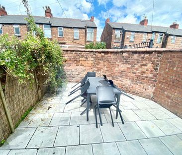 3 bedroom terraced house to rent - Photo 5