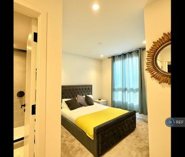 1 bedroom in a flat share to rent - Photo 4