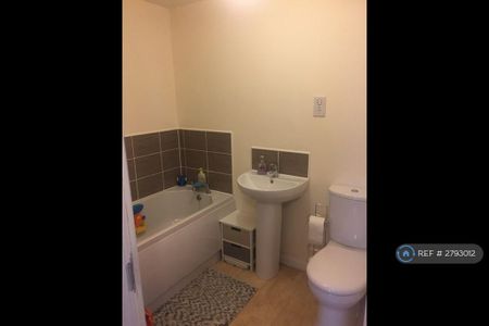 2 bedroom flat to rent - Photo 5