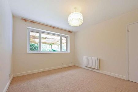 Greenways, Pagham, PO21 - Photo 5