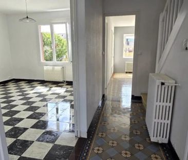 Maison 5 pièce(s) 110 m2 - Photo 2