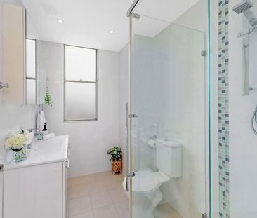 SERENE APARTMENT WITH SPARKLING WATER VIEWS - Photo 5